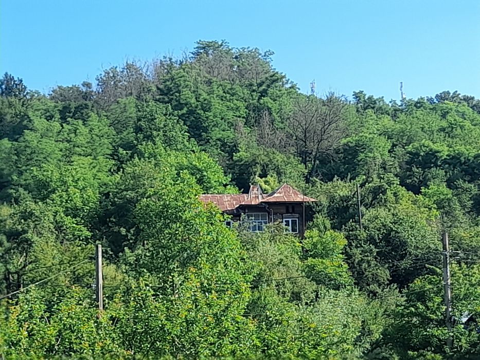 Casă din cărămidă. locuibilă. Ocnița, jud.Dâmbovița.