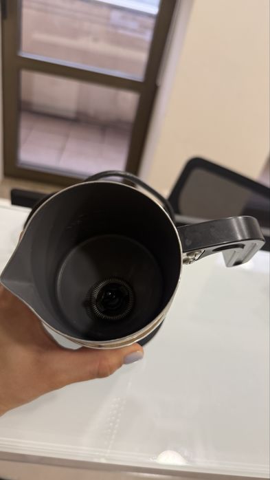 Кофемашинка Nespresso Essenza Mini