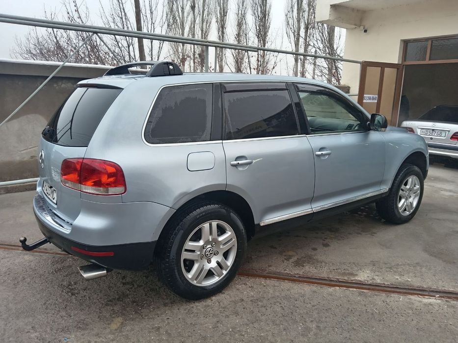 Volkswagen touareg 2004 yil