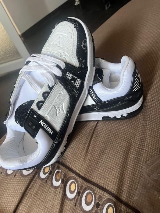 Adidasi Louis Vuitton marimea 42 EU