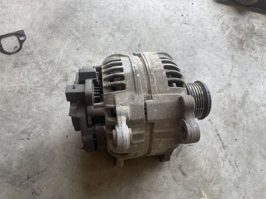 Alternator VW Passat b6 b7 CC golf 5 DSG 14 V  180 A / 120 A