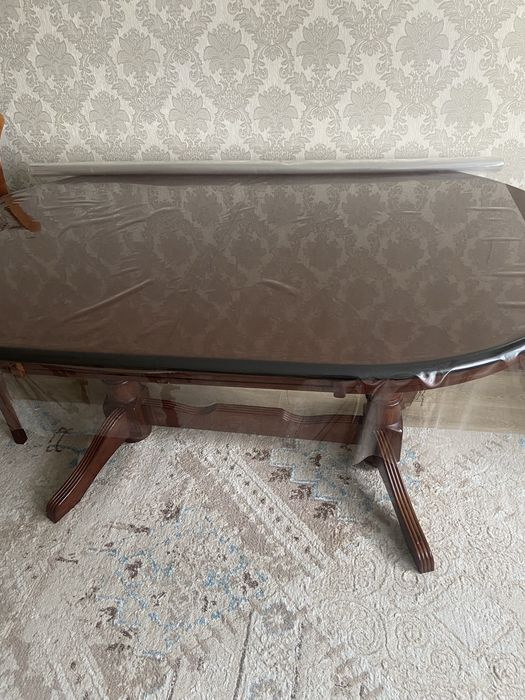 Гостинный  стол.