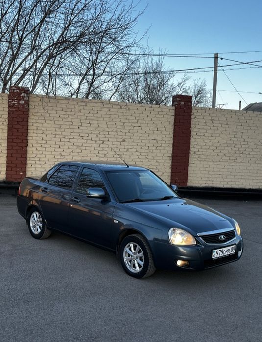 Продам Приору люкс 2 2015 года