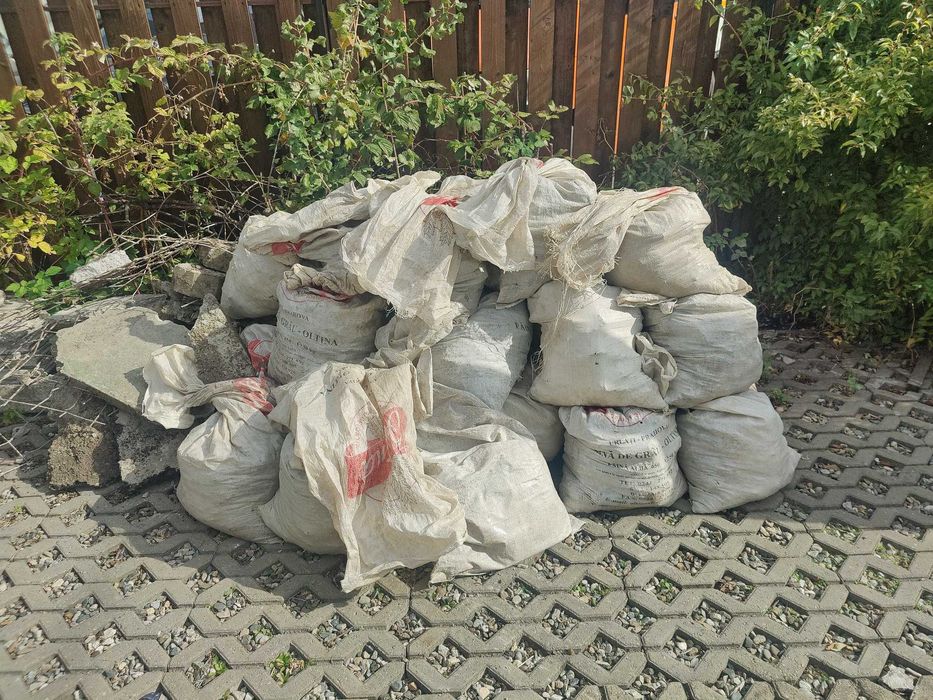 Donez ciment spart pentru umplutura
