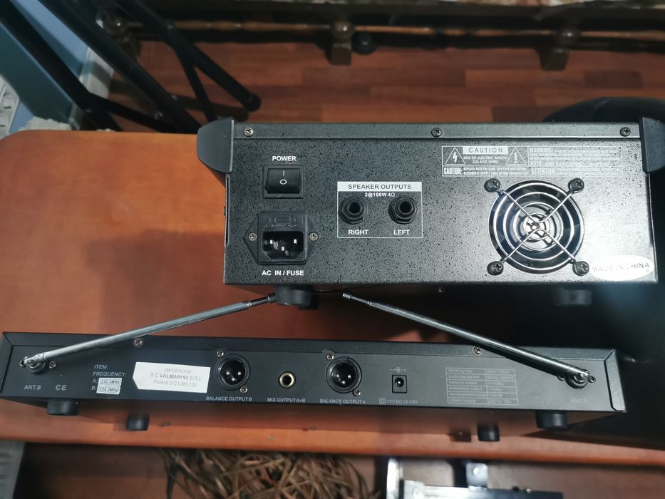 Stație de amplificare cu 2 boxe