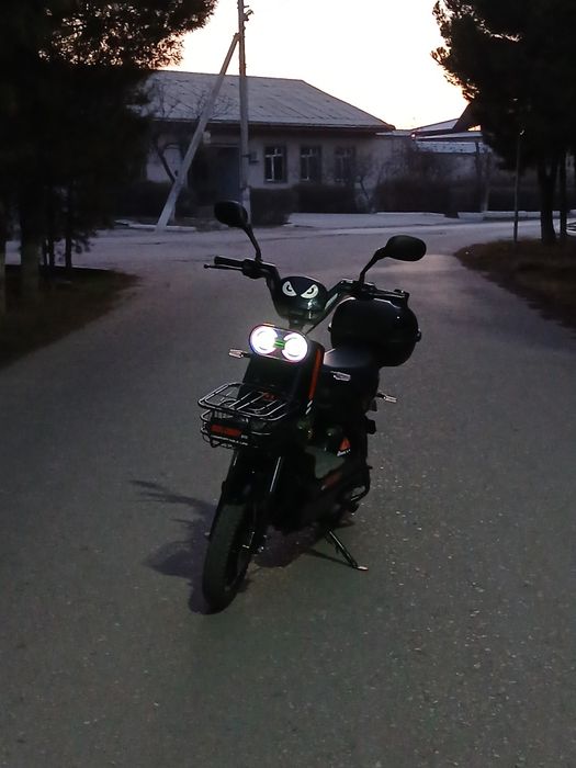 Скутер сотилади.