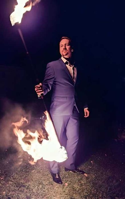 Ведущий Шоумен на праздник.