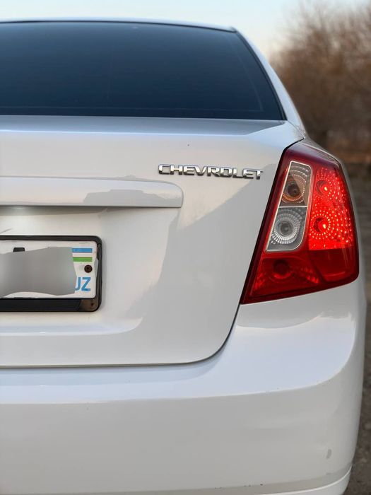 Lasetti 1.8   2011 -yil