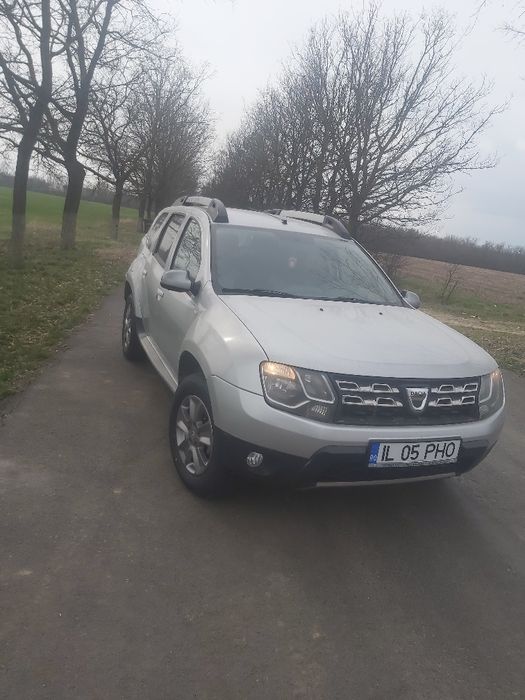 Vând Dacia Duster