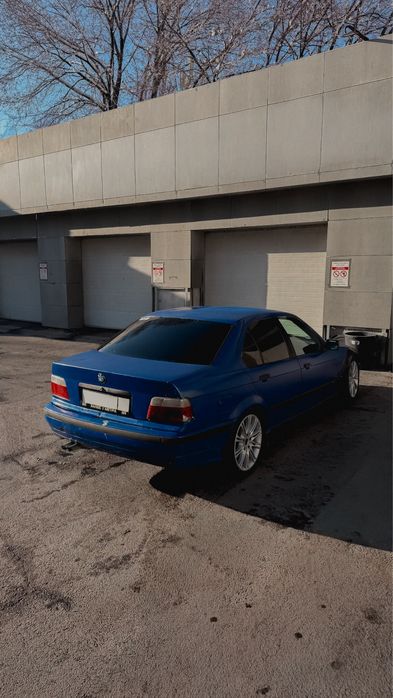 Продам игрушку - BMW 325