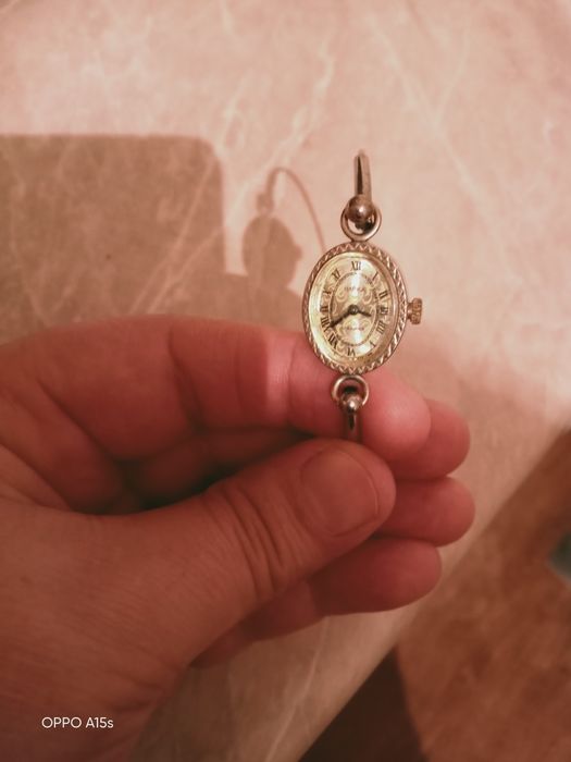 Продам женские наручные часы СССР