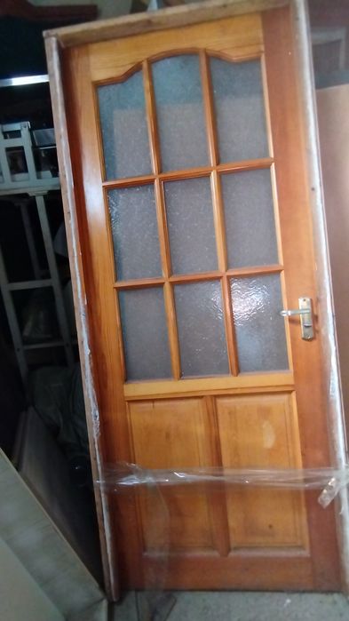 Дверь деревянная