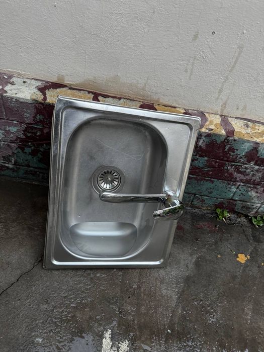 Кухонная Раковина со смесителем