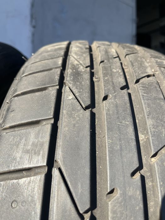 2 бр. летни гуми 225/45/19 Hankook 6+ mm DOT 1620