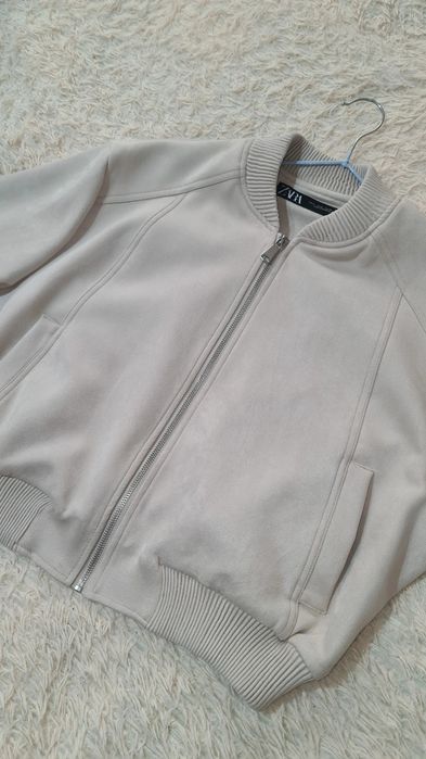 Продам бомбер новый, zara