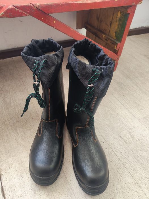 Продам новые Керзовые сапоги