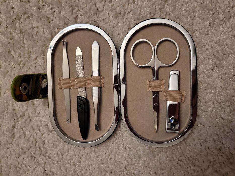 Несесер за маникюр