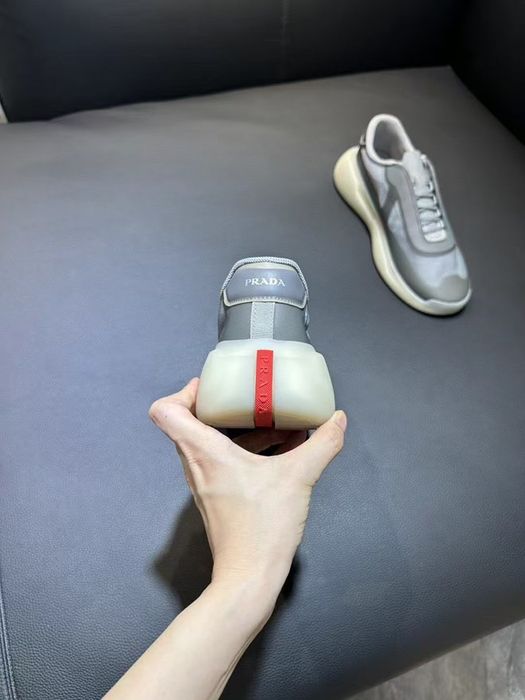 Мъжки спортни обувки Prada