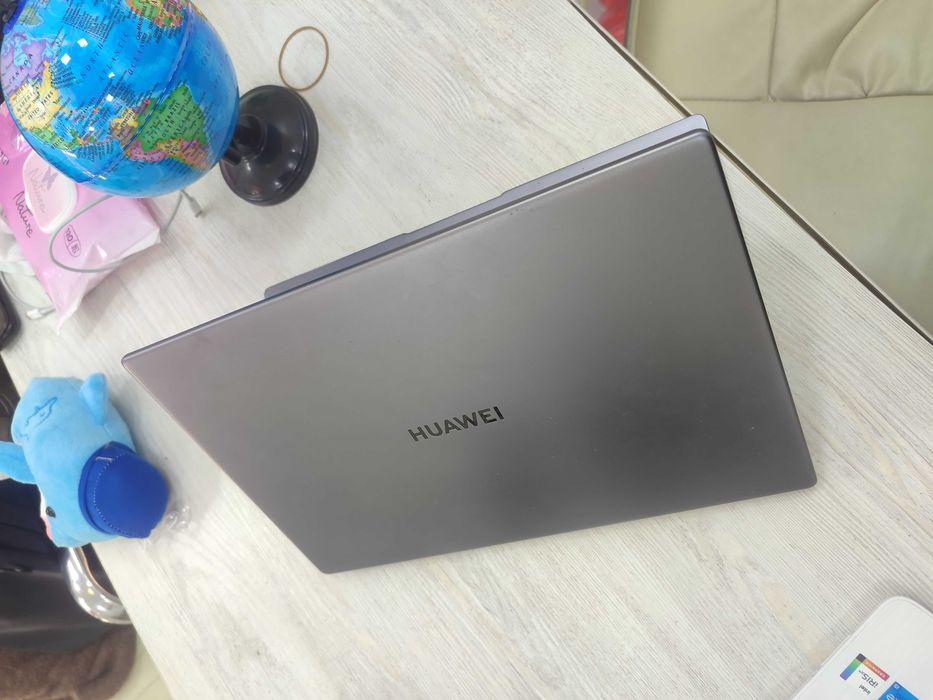 Huawei noutbuk - super (srochno)