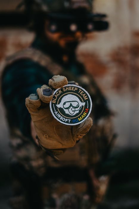 Personalizăm embleme,nominale, logo-uri, patch-uri,prin broderie, discount-uri
