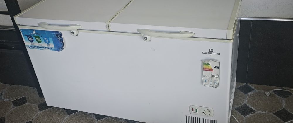 Морозильник LORETTO сотилади 2 та
