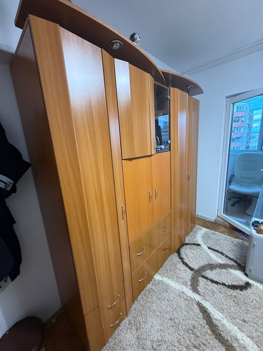 dulap living cu vitrina sertare rafturi bara haine