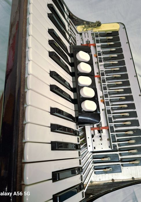 Акордеон HOHNER Concerto 72basa