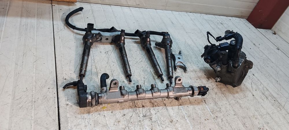 Injector Seat Alhambra vw Sharan 7n 2.0tdi CFF 350lei.buc