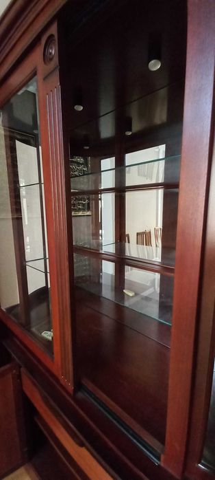 Шкаф сервант, б/у, состояние хорошее