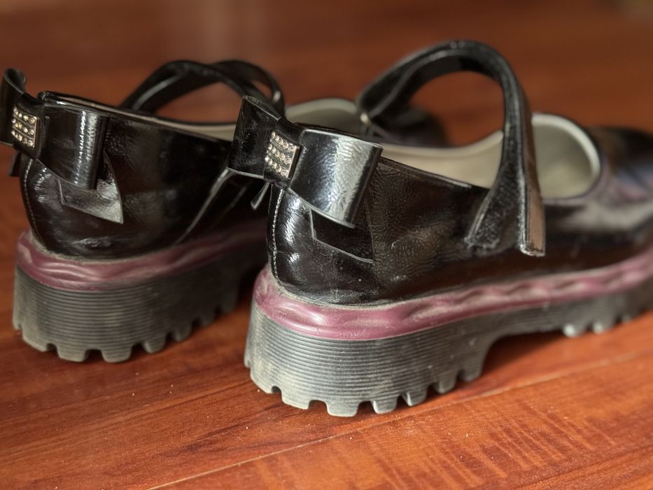 Рубашка школьная для девочки и обувь