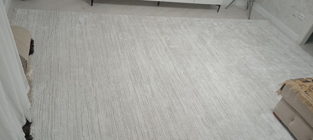 Продам новый ковёр 2,5*4