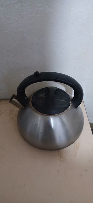 Чайники б.у металические