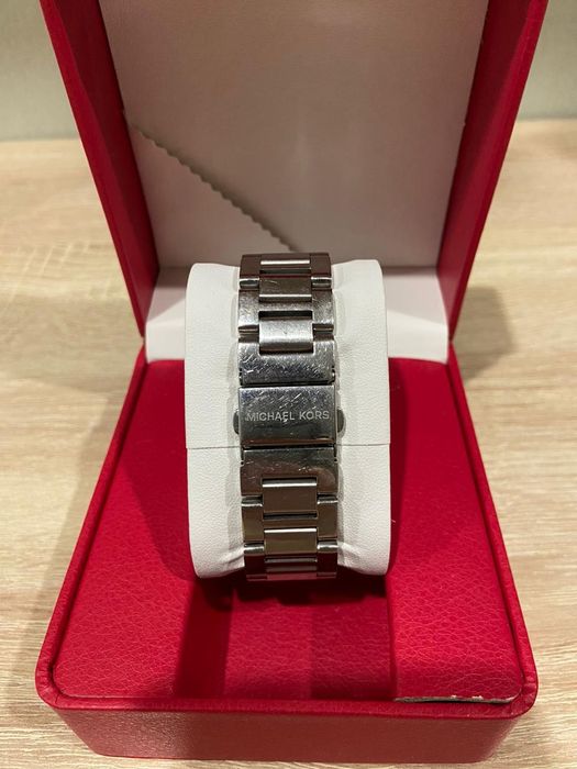 Часы Michael Kors