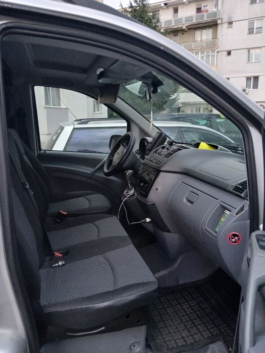 Vând Mercedes Vito
