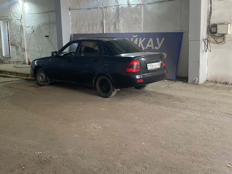 Продам ЛАДА приора 21070