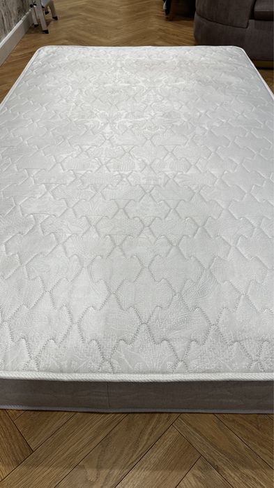 Матрас 90*200 в отличном состоянии