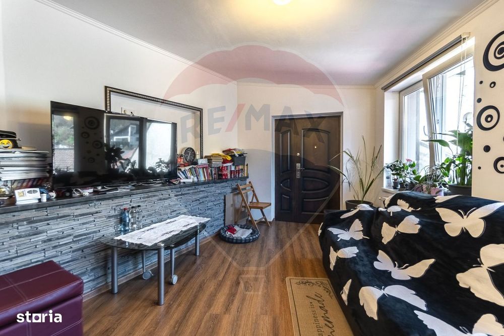 Casa Compusa Din 2 Apartamente, Scheii Brasovului| Comision 0