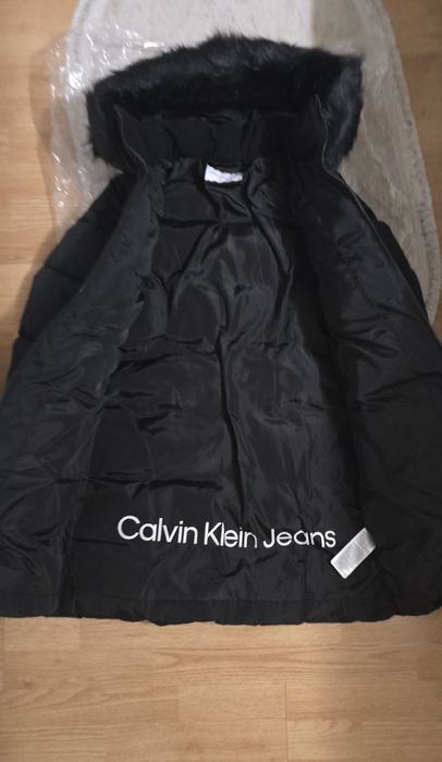 Оригинално яке и шапка calvin klein