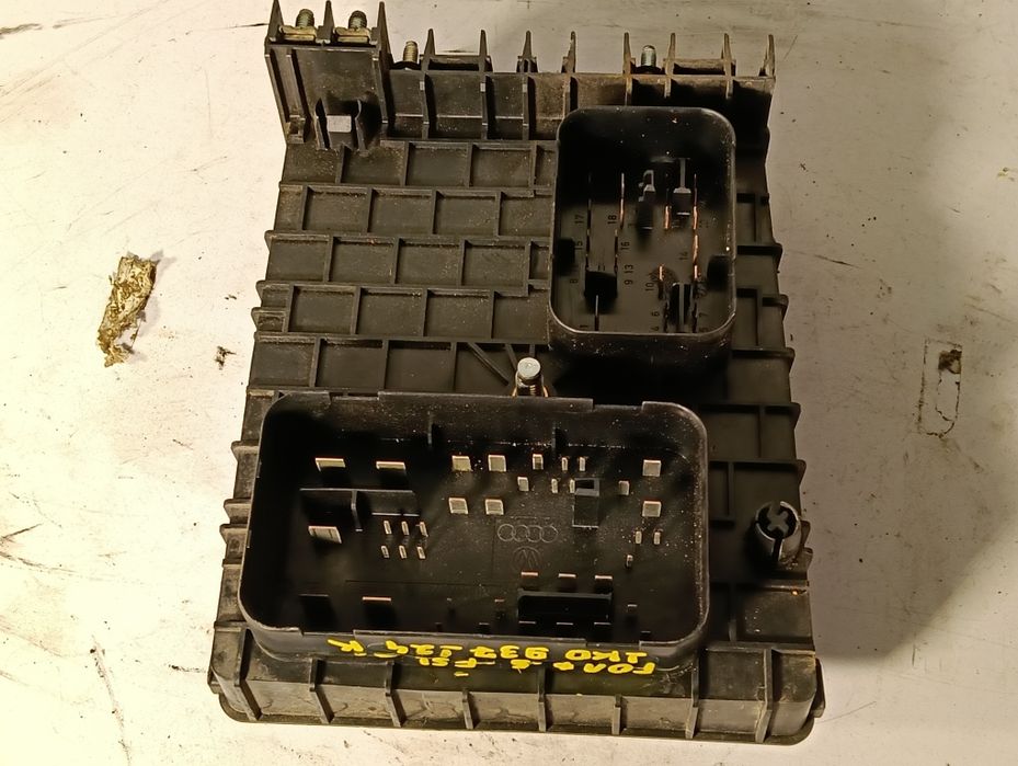 Бушонни табла VW Audi Seat Skoda – VAG 1K0937124K 124H 125A 3C0937125