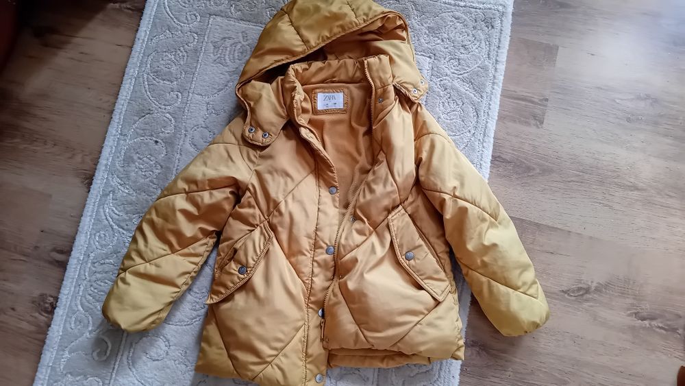 Lot hăinuțe-geaca Zara pentru 6-8ani