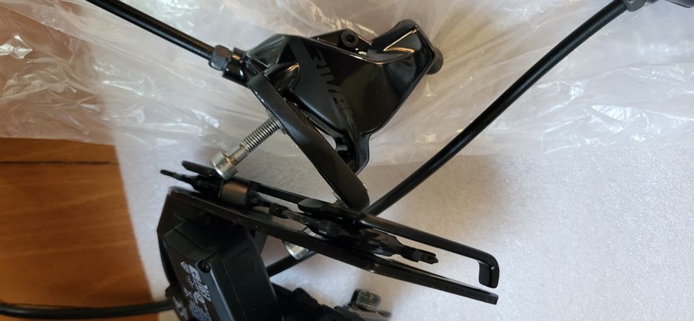 Vrând grupset sram Rival AXS 2x12 pe disc ,nou