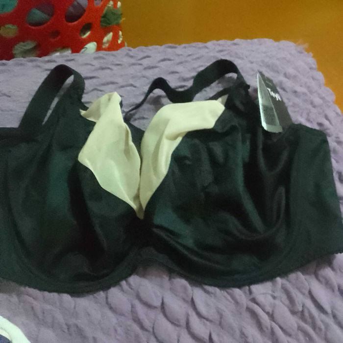 Продам новые черные бюстгалтеры