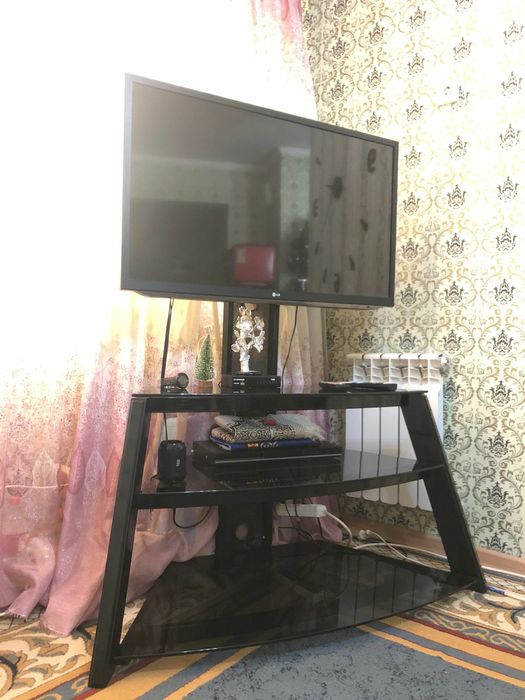 Подставка и телевизор сатылады срочно