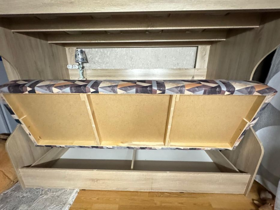 Продам двухъярусную кровать