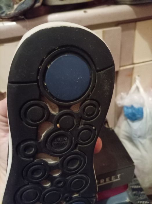 Продаю обувь подростковую 32р