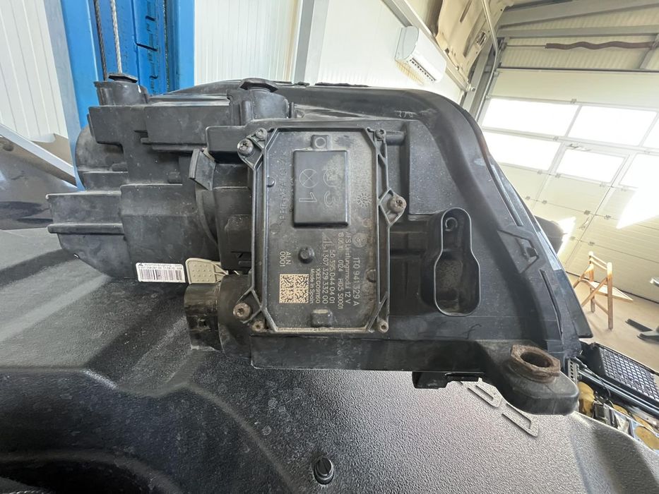 Фарове ксенон за vw touran 2013 g 350 евро за
Бр