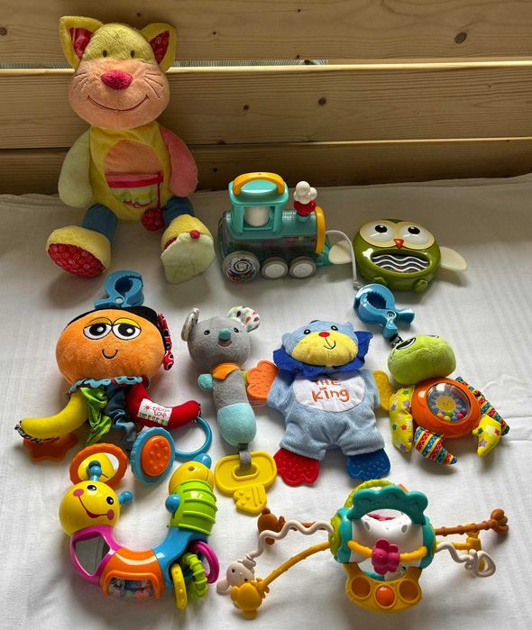 Lot jucarii 0-6, 6-12 luni