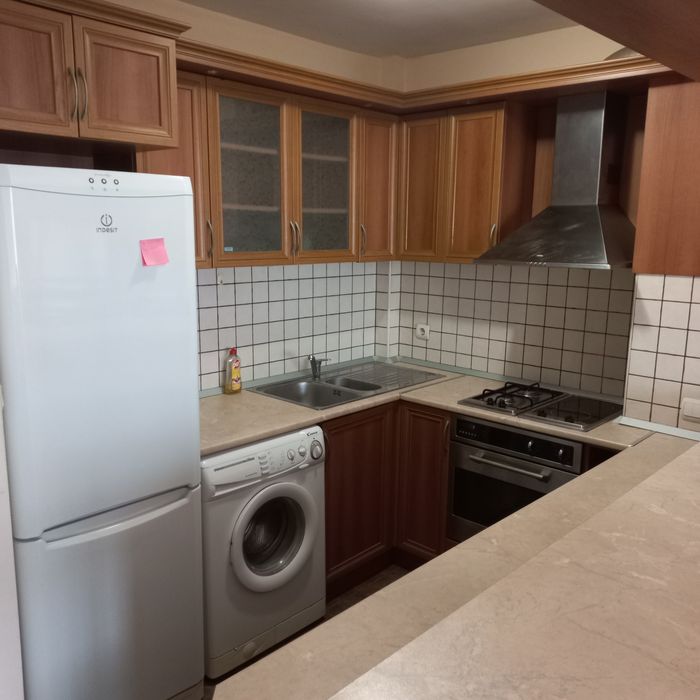 Тристаен обзаведен апартамент