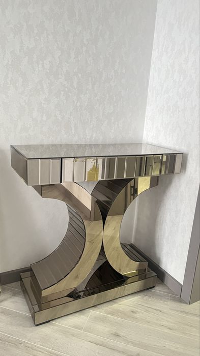 Продаю туалетный столик