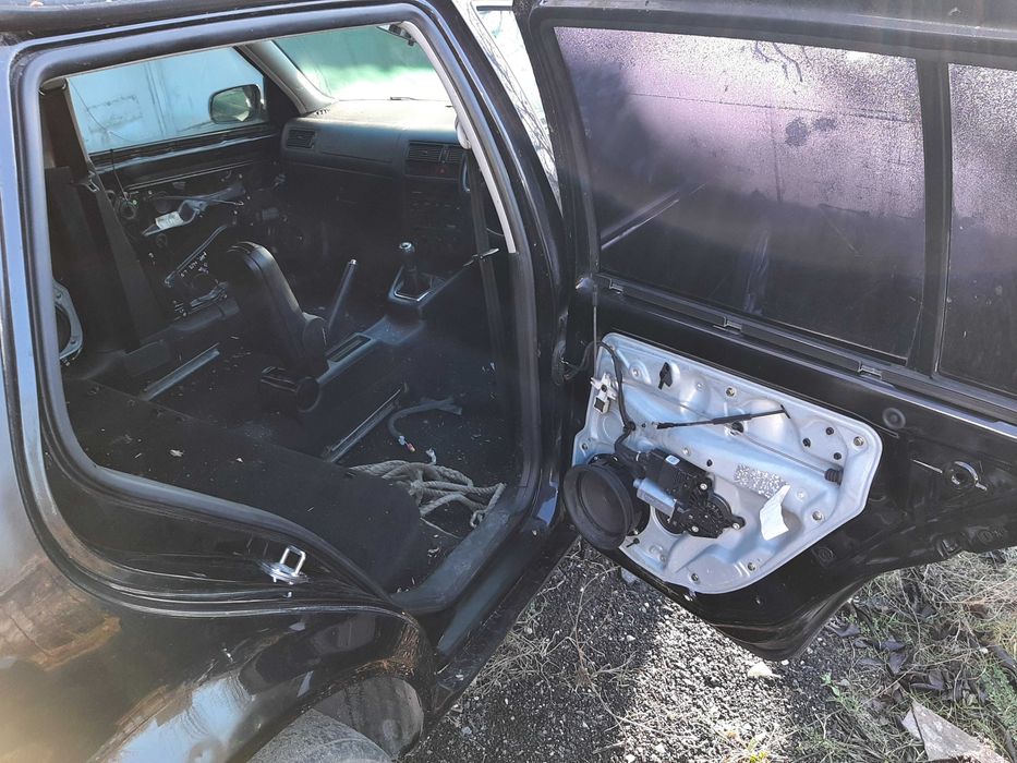 Фолксваген Голф 4 бензин дясна дирекция на части